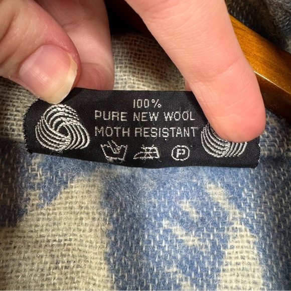 Vintage Lillunn Polar Bear Wool Blanket Coat Made in Norway Size Medium - Picture 4 of 5